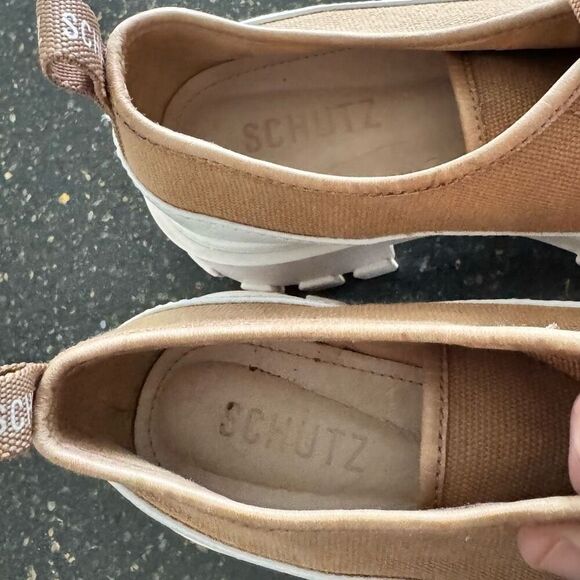 Schultz Krystal Platform Sneakers. Tan. Size 7.5 - Picture 7 of 9